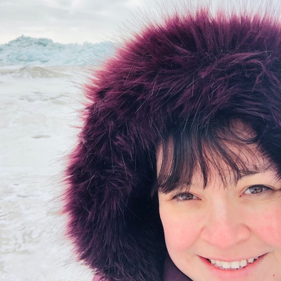 Meet your Posher, Nicole - Picture 2 of 6